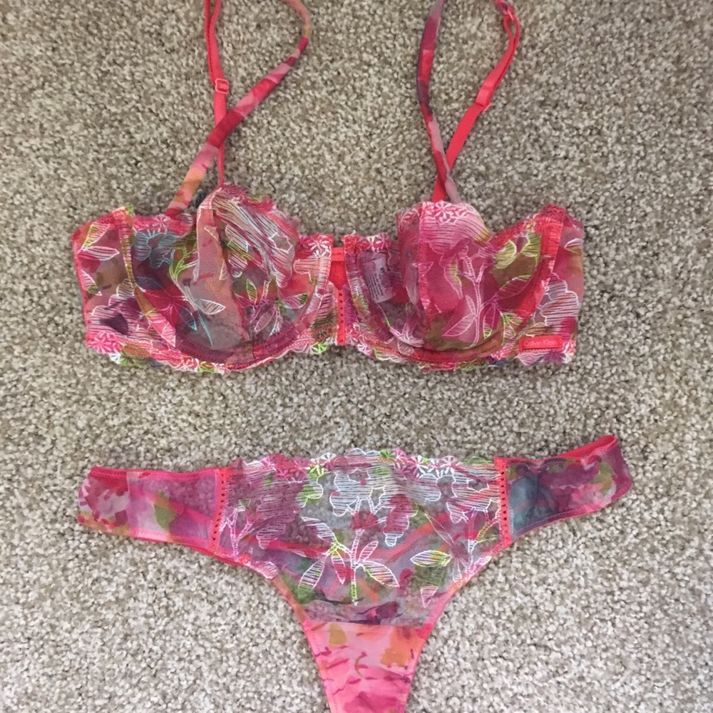 Calvin Klein Intimate Embroidered Bra Thong Set